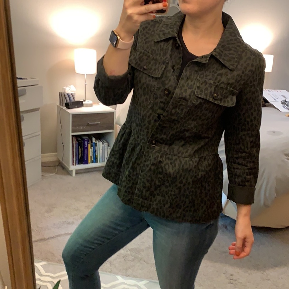 LOFT Leopard 🐆 Utility Jacket - Picture 6 of 14